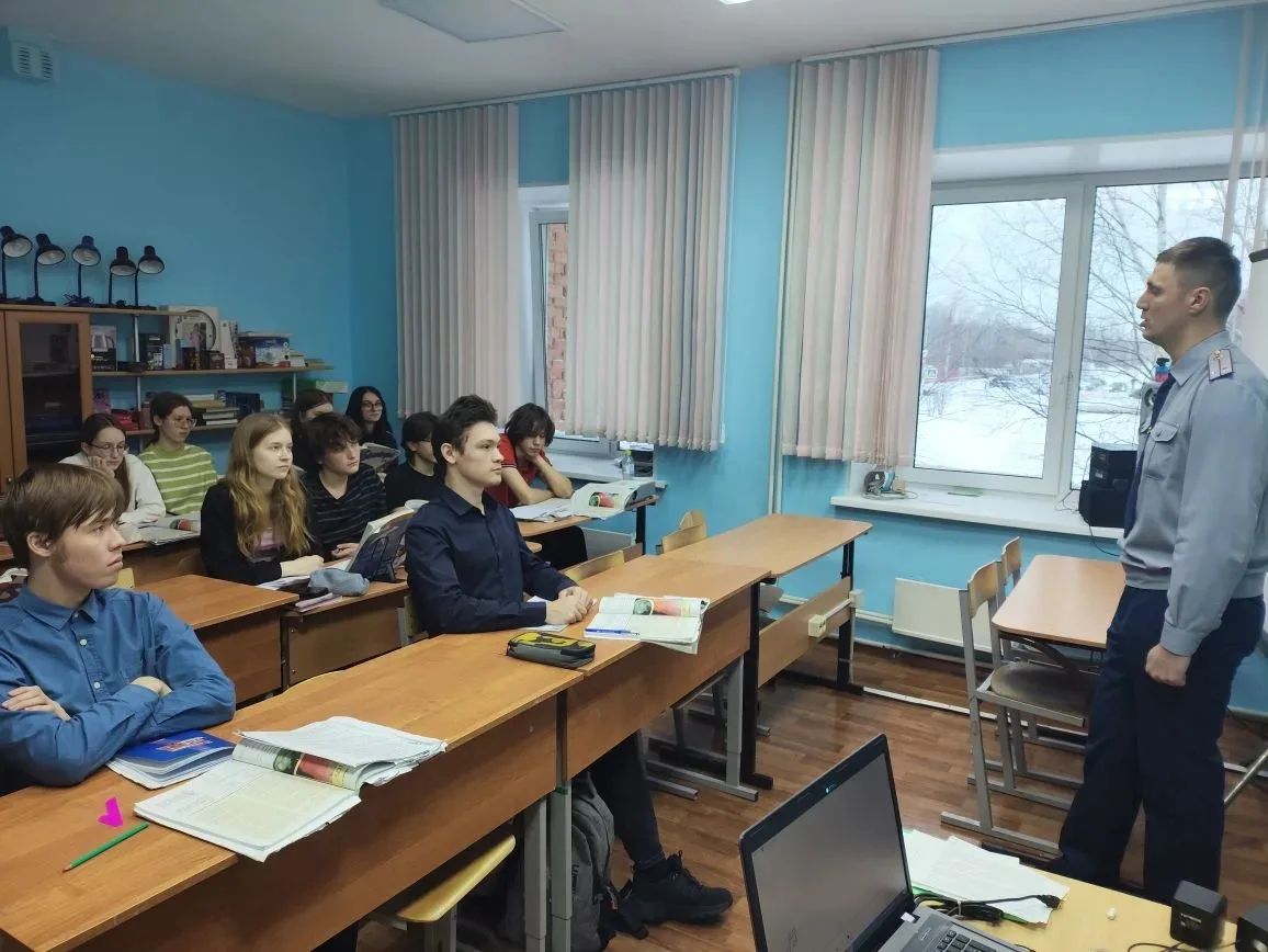 Сегодня в МОУ "СОШ №4" прошла профориентационная встреча! Сегодня в МОУ "СОШ №4" прошла профориентационная встреча!.